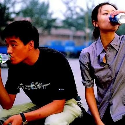 王朔观点映照下的幸福家庭案例研究：智慧男性的家庭首位策略
